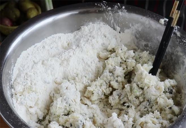 搅拌均匀|想吃油饼不用出去买,详细配方和比例告诉你,做法简单又好吃