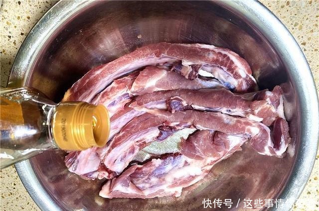 想吃烤串不用去烧烤摊,自己在家做,外焦里嫩,干净卫生,真解馋