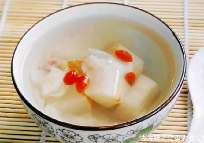  中药|聪明女人冬季养生，黄芪加它这样喝，坚持一个月，健脾胃、补气血