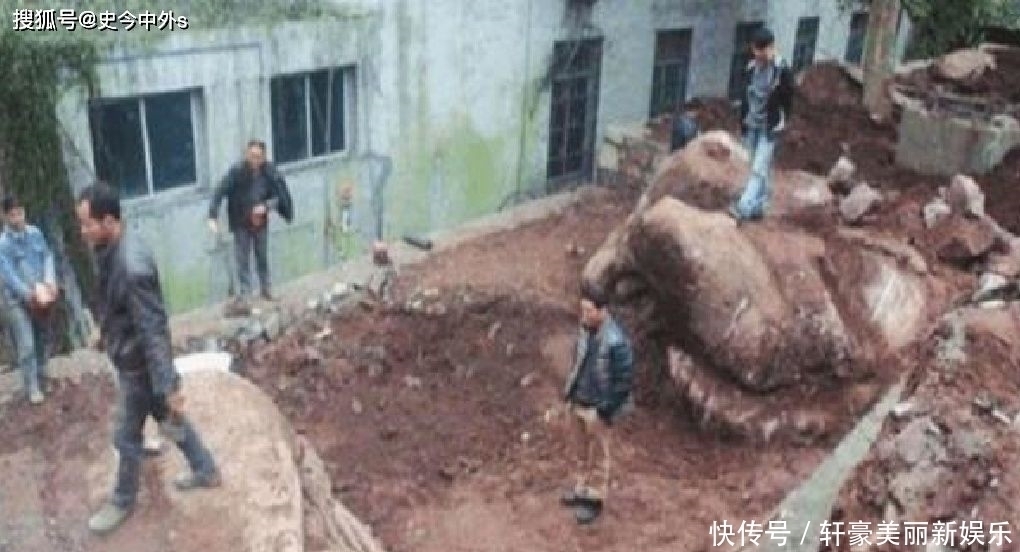 老汉挖出18颗石头,穿起挂在牛脖子上,不料是价值千万的国宝