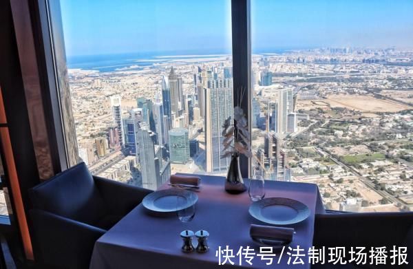 希尔顿|超越迪拜哈利法塔，J酒店556米餐厅刷新世界纪录，连虾蟹“高反”都考虑了