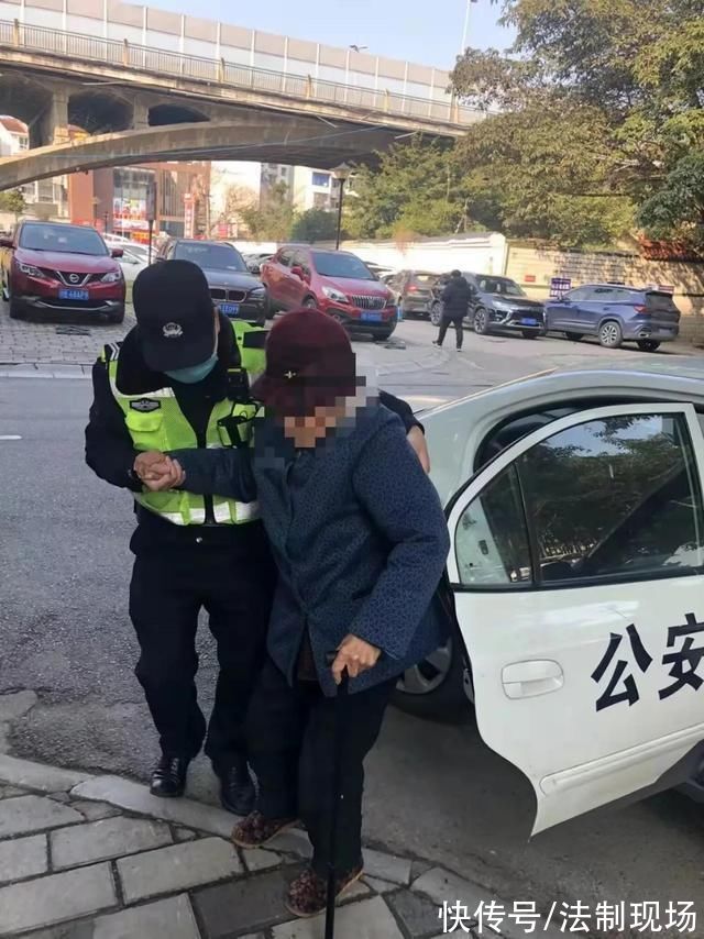 警灯|老人思儿心切探儿途中迷路绵阳特警倾情帮助寻找家人