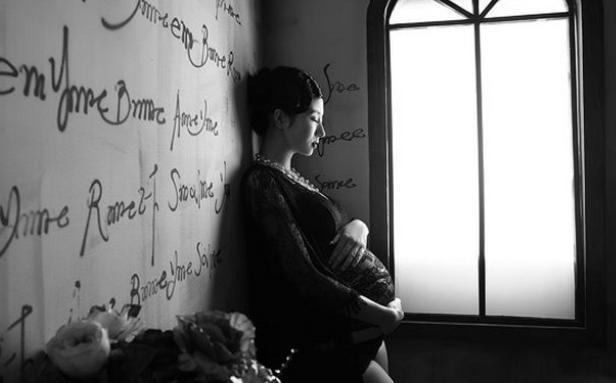 朋友圈|90后孕妈在朋友圈秀“孕妇照”,评论区不堪入目,网友:尺度不小