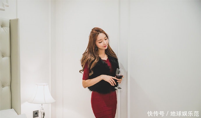 a6462|一抹红色连衣裙的金发小姐姐风情万种