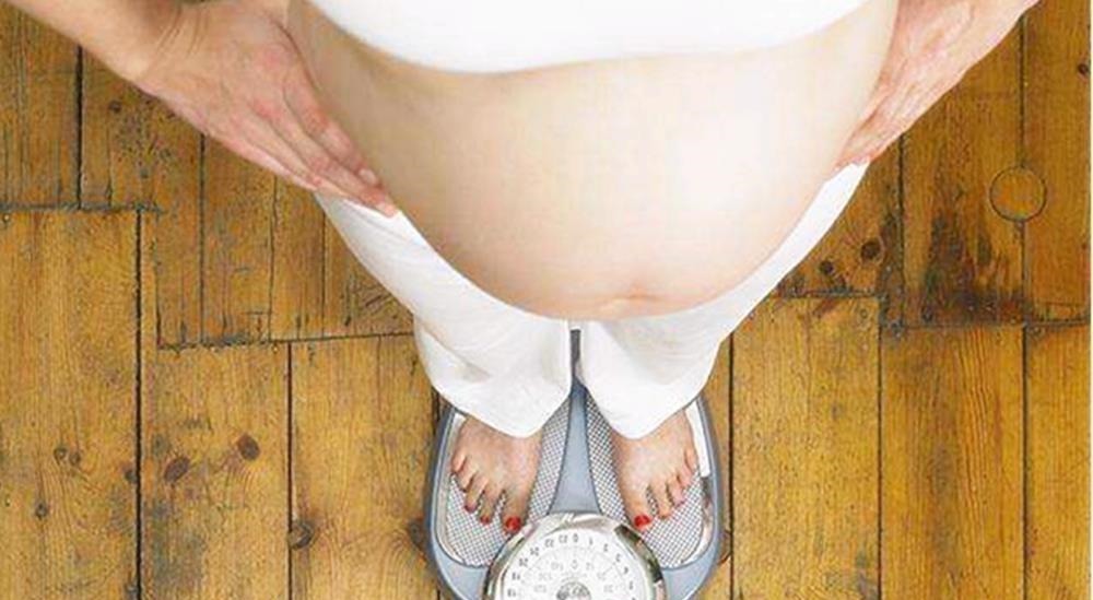 发育|女性怀孕后,睡觉时的这个行为,对胎儿发育影响很大,孕妈别大意