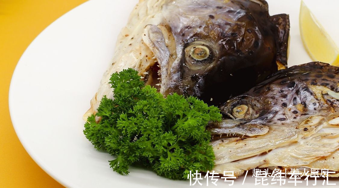 鱼头|9元买了一个三文鱼鱼头，这样烤着吃，外焦里嫩，吃着香