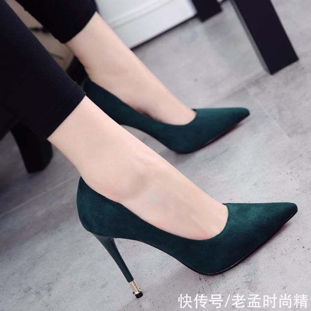 浅口 看一眼就能喜欢上的性感高跟鞋,走再多路也不怕累脚,还特显脚白