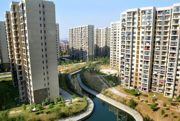 父母|“房产证”上加子女名字，3个大好处要知道，省的不仅仅是钱！