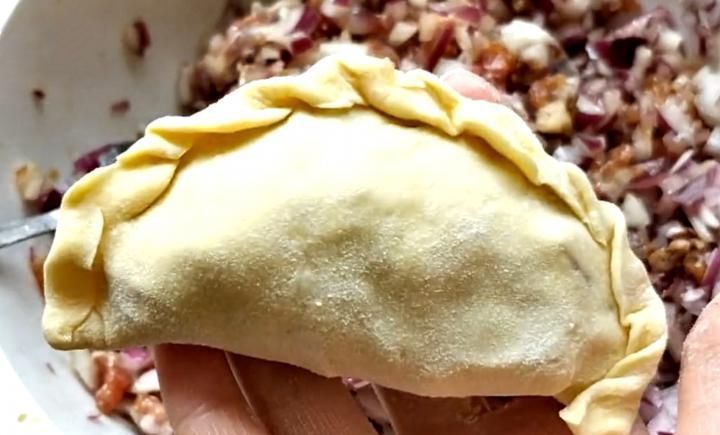  家人就馋此馅饺子，8块钱做一锅，鲜香多汁，多吃还不长肉