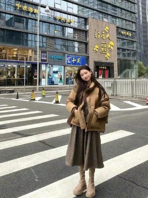 不懂大地色，最好不要乱穿！这些韩范儿十足配色穿搭，复古又温柔