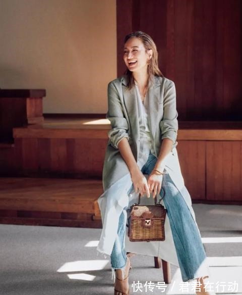 素色 懂穿衣，更优雅，日本太太的素色搭配，色彩对比浓烈，穿搭更吸睛！