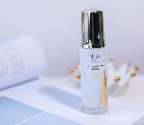 “天生冷白皮”？只是比你会美白而已啦