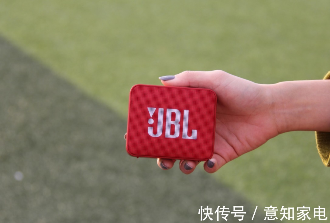 GO2|“浓缩的都是精华”：JBL GO2便携式蓝牙音箱评测