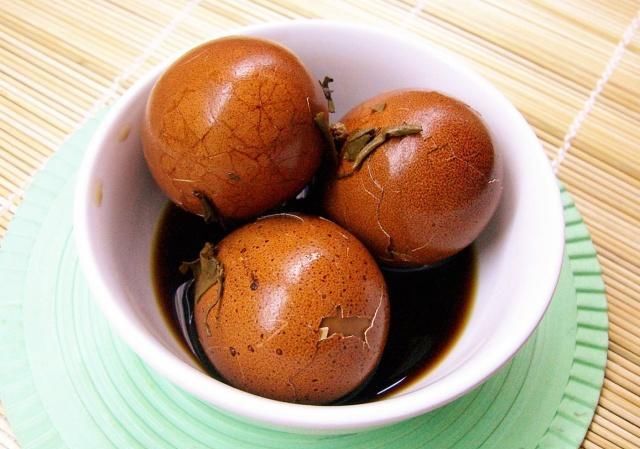 做茶叶蛋，牢记这3个小技巧，保证不发苦，个个咸香入味