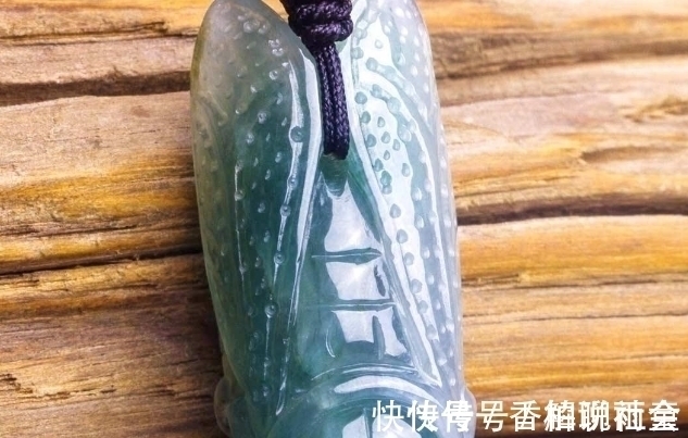 饰品@到底能不能佩戴翡翠洗澡?不要再问了,再不知道答案你就有问题了