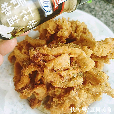 最好吃的椒酥猪皮做法,学会了刷爆朋友圈