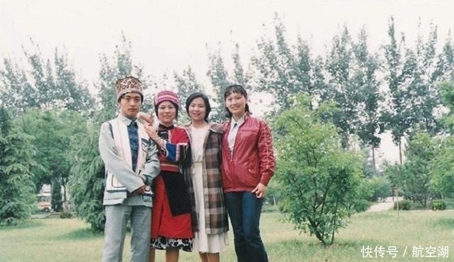 顾城|诗人顾城:才华横溢却深陷三人感情生活,最后杀妻自缢酿成悲剧