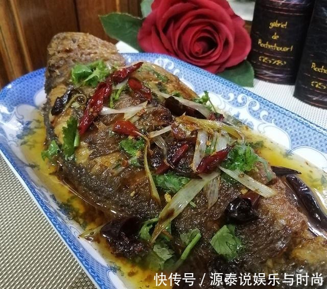 红烧大黄花鱼,鱼肉鲜嫩,汤汁浓郁