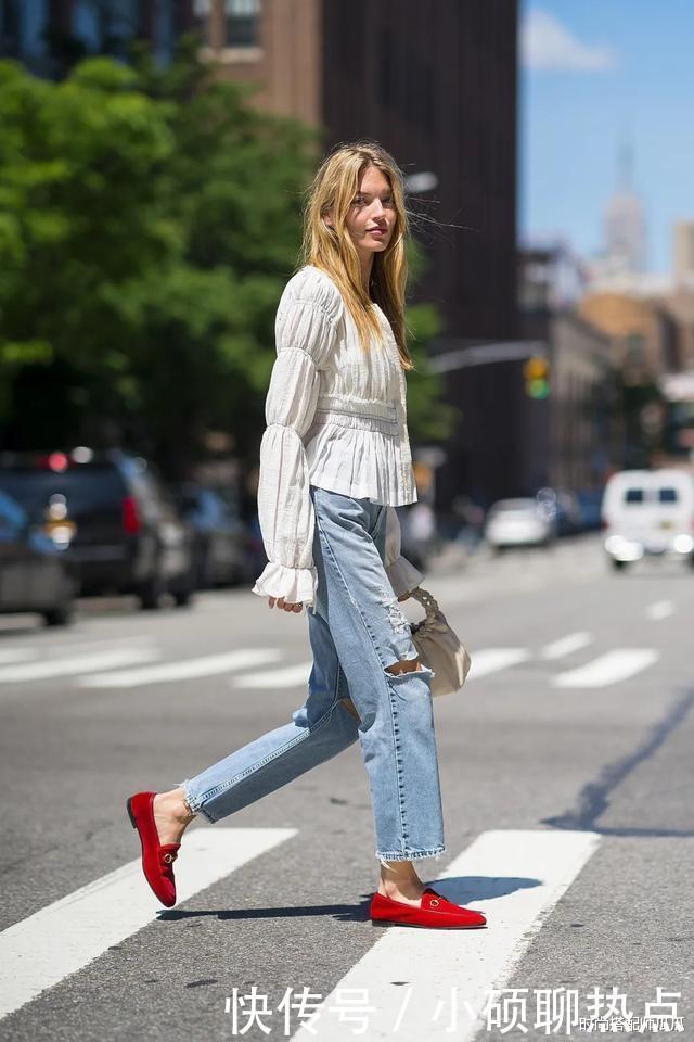 女人过了40岁,建议少穿高跟鞋多穿这3种鞋,时髦舒适还百搭