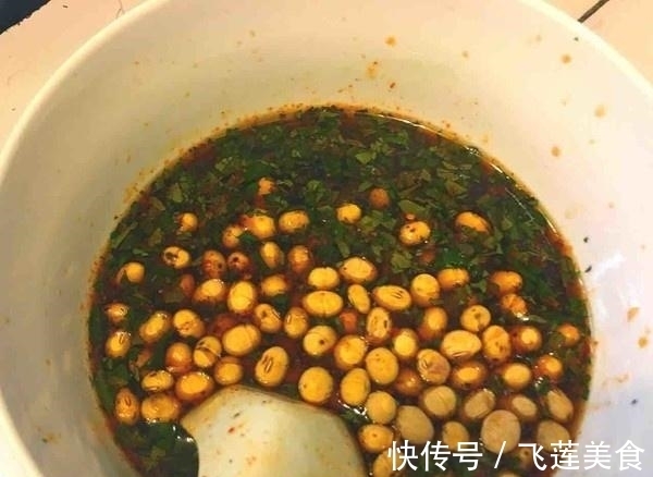 搅拌均匀|天然“黄体酮”终于被发现！女性没事吃几次，五十多也不显老