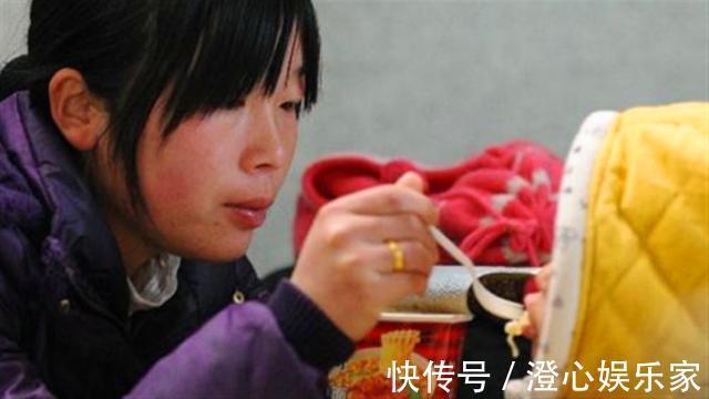 宝宝|“终于可以吃饭了”,妈妈喂完宝宝刚想吃饭,却发现饭菜都没了