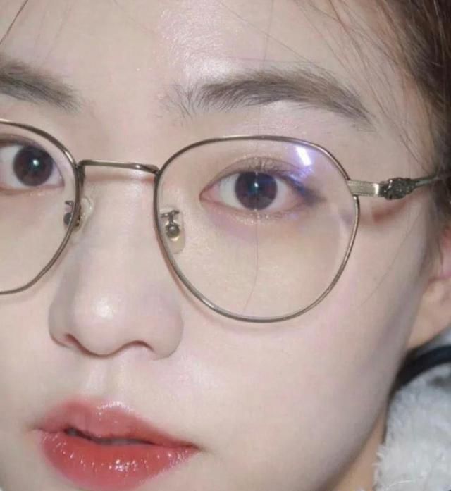 眉毛|“戴眼镜”的女人,这样化妆才好看!放大双眼又气质,颜值提升快