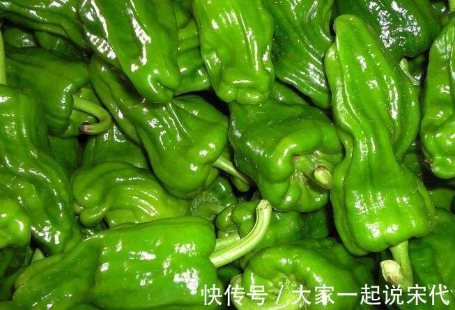 维生素c|立秋后，吃青椒好处多，但不要与一物同食，却有很多人不清楚
