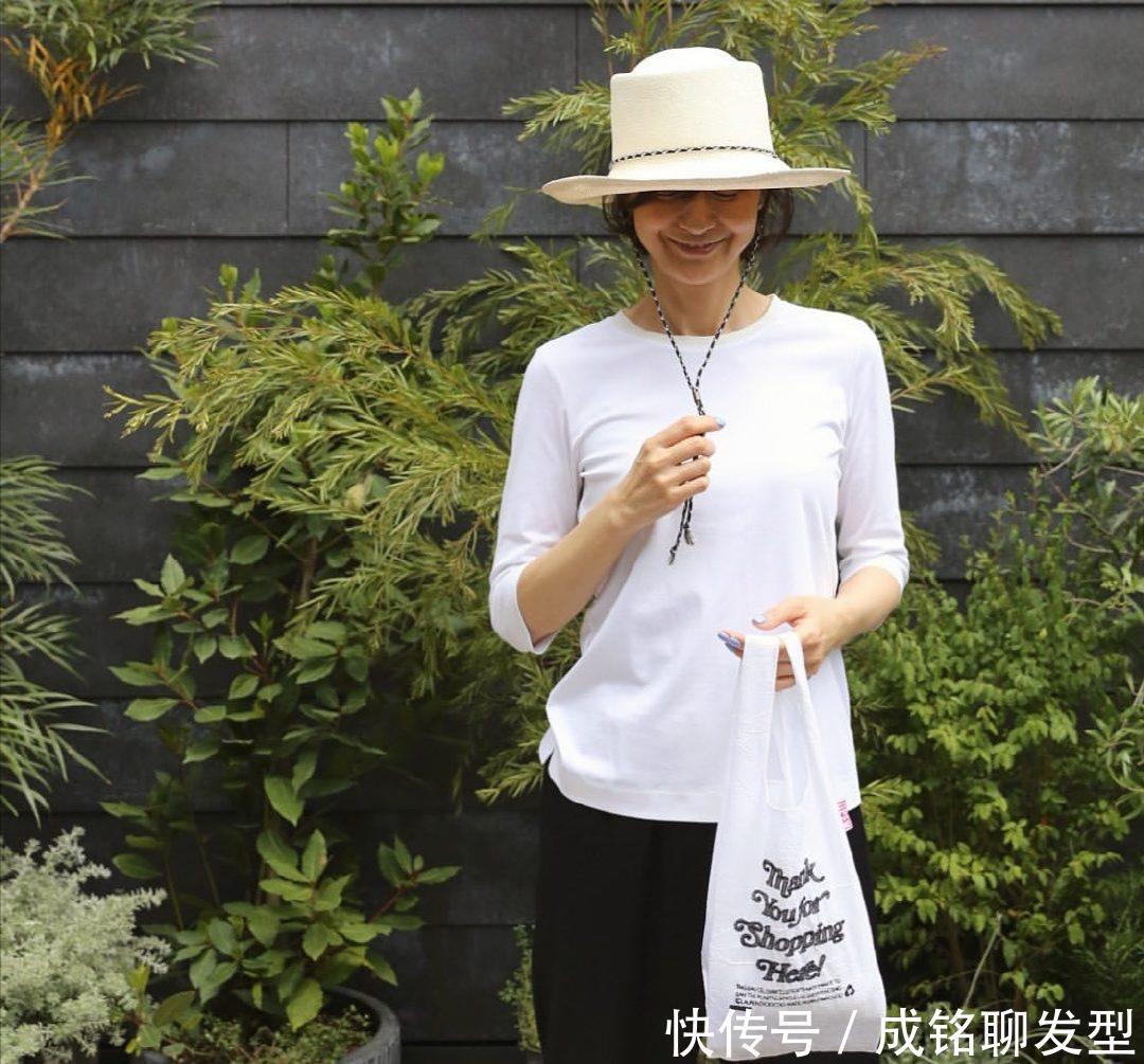攻略|50岁更要穿得漂亮，学学这位姐姐的穿搭攻略，年过半百也有魅力