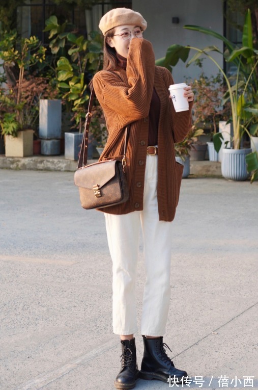 女人味|优雅的女人衣橱里必备“针织衫”,时髦!百搭!照着博主穿就对了
