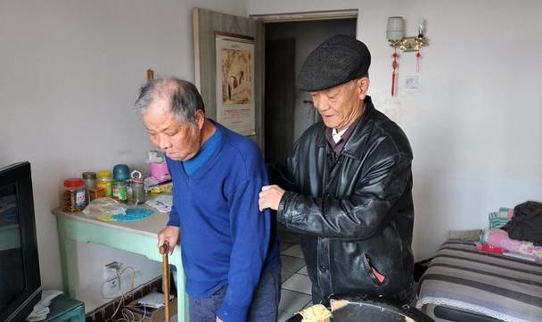  症状|脑梗有什么症状？若有3个部位发麻，或是在暗示脑梗的到来