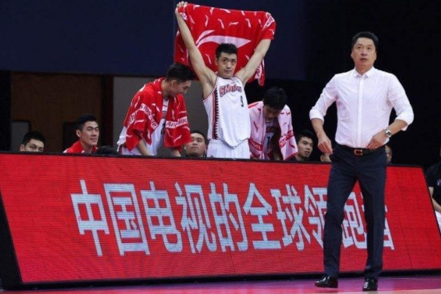 李春江|上海男篮热身赛大胜!郭昊文伤愈复出,李春江有新计划