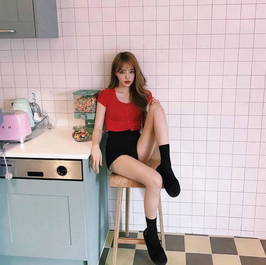 宝宝们|穿衣搭配：把裤子脱了！今夏最撩人的“甜辣风穿搭”，美到犯规！