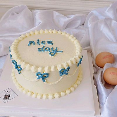 简约款小清新奶油蛋糕