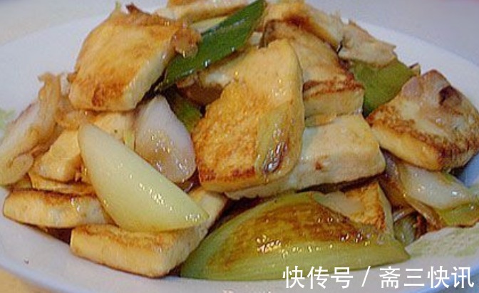 夏季|这两种食材搭配在一起,随便一炒,鲜香又美味,比肉还好吃!