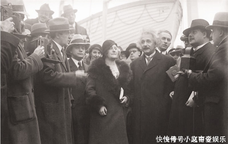 原子弹 爱因斯坦临终前,为何说“这辈子最大的失误,就是来到了美国”?