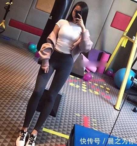 打底裤 -紧身打底裤美女,尽显女性的优雅气质,走在大街上回头率爆棚