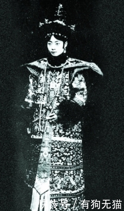 不错|6图看完末代皇后一生，图1是未出阁的婉容，图6为婉容凄惨晚年