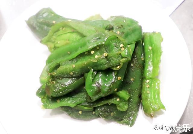小米椒|凉拌青椒这样做真好吃,不放油不切片,直接整只拌,香辣开胃