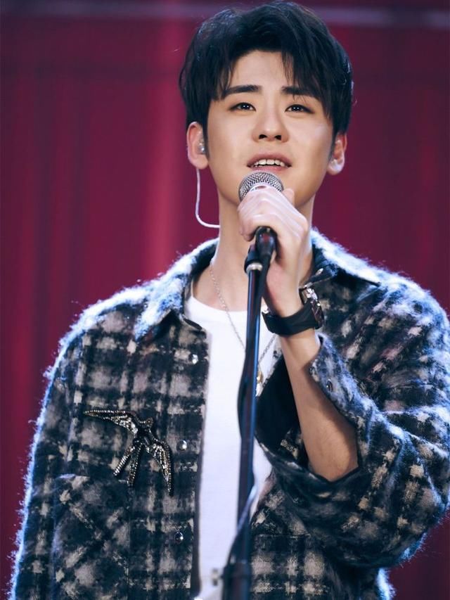 网曝张云雷将淡出演艺圈！某综艺节目不尊重他，获奖开展投资行业