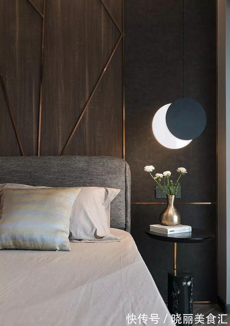 背景墙|木地板只能铺在地上？其实木地板不仅能上墙，还能“上天”！