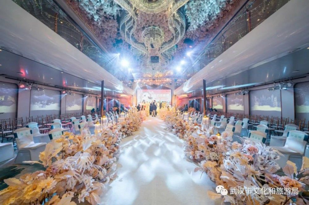 游轮|长江夜游出新招，首个“办大事”的游轮来了！