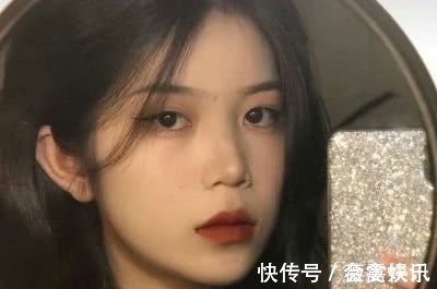 口红 女生涂口红的“3禁忌”,“抿嘴唇”成功上榜,第1个没准都中招!