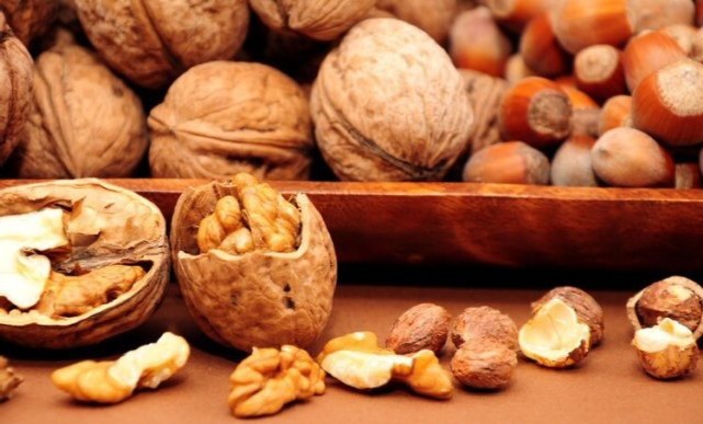 脑卒中|核桃到底早上吃好还是晚上吃好？