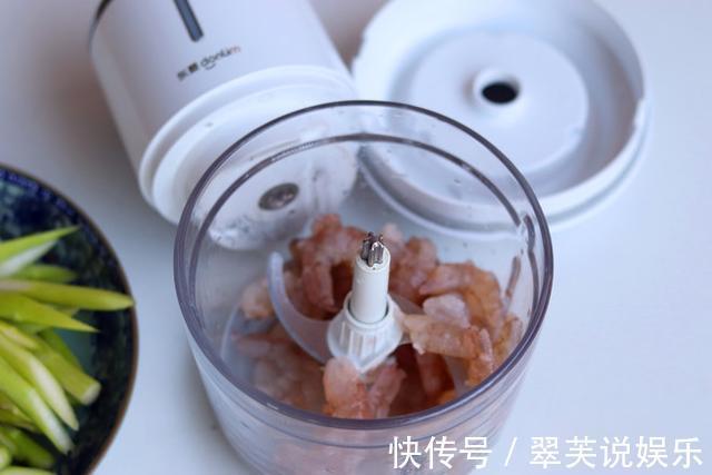 芦笋要换个做法吃！吃芦笋配上这个，味道好吃到爆，2盘都嫌少！