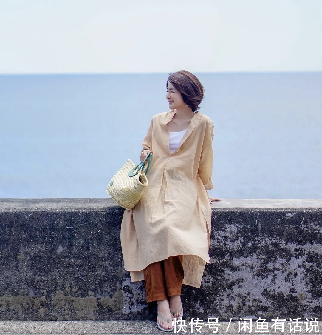 穿搭|六十岁女人少穿“妈妈装”，日本主妇的夏季穿搭就很减龄，特时髦