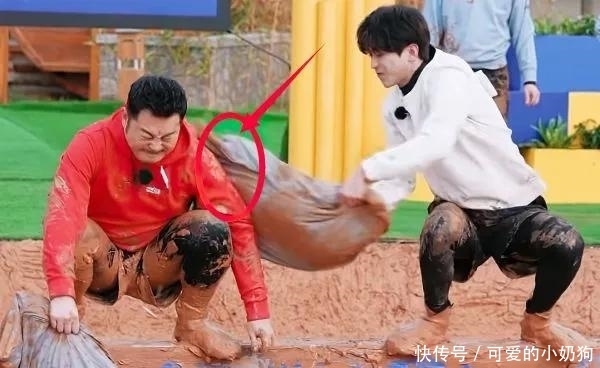 蔡徐坤 蔡徐坤抡沙溢被群嘲,谁注意他拿枕头前小动作,暴露两人真实关系