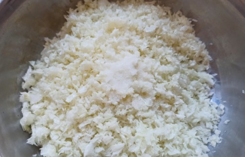 和面|包子怎么做才好吃?教你调馅小技巧,出锅蓬松宣软,个个皮薄馅大