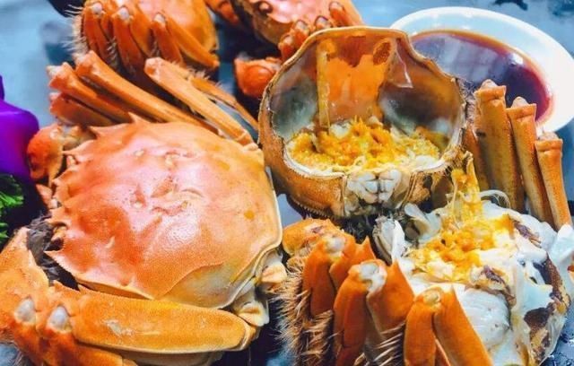 难怪|蒸“大闸蟹”用冷水还是开水上锅,很多人用错了水,难怪蟹膏少