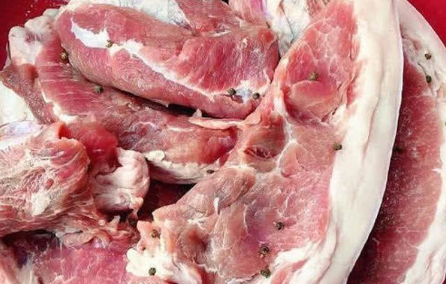 腌腊肉，放多少盐才对？记住这个比例，又香又入味，不发霉不变臭