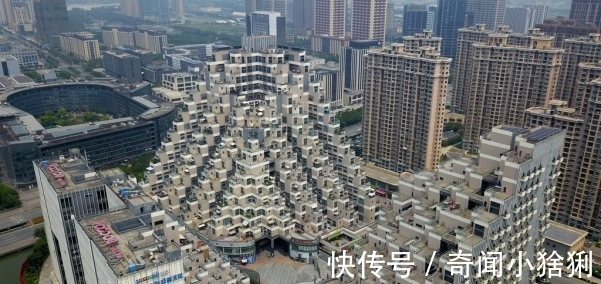 邻居|中国“金字塔”大楼火了,邻居串门不用走楼梯,网友:方便小偷?
